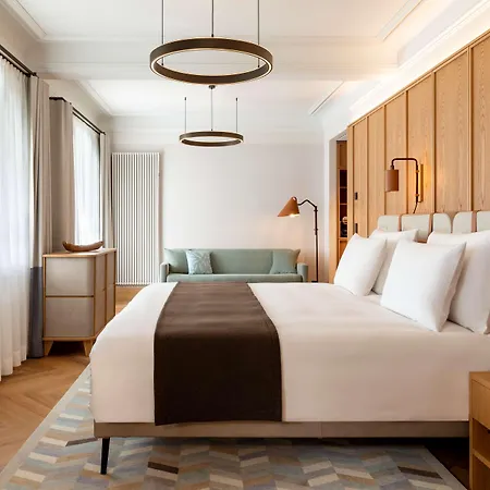 Kempinski Palace Szálloda