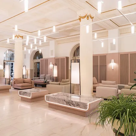 Kempinski Palace Szálloda