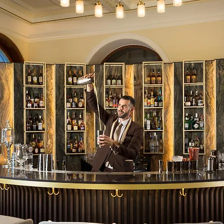 Kempinski Palace Szálloda 5*