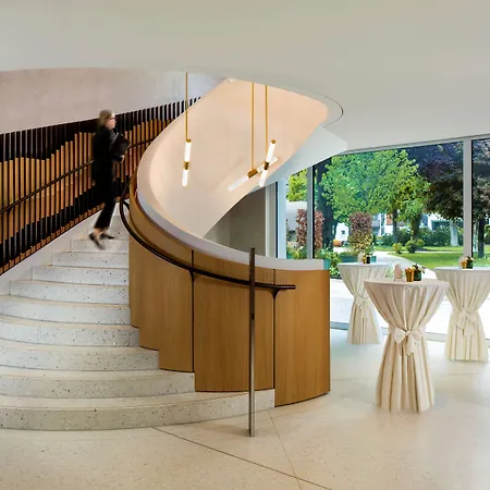 Hotel Kempinski Palace
