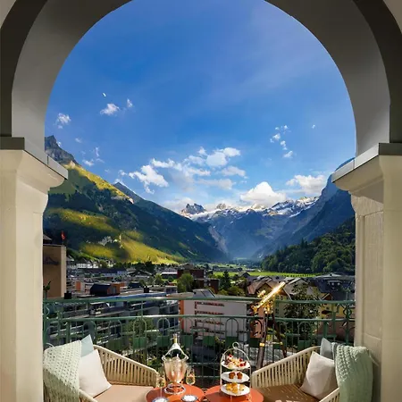 Отель Kempinski Palace 5*