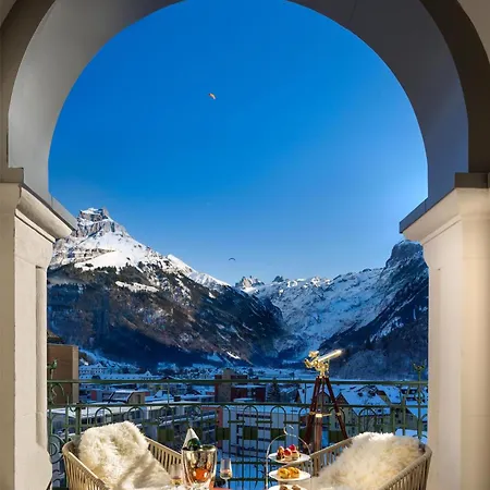 Отель Kempinski Palace 5*