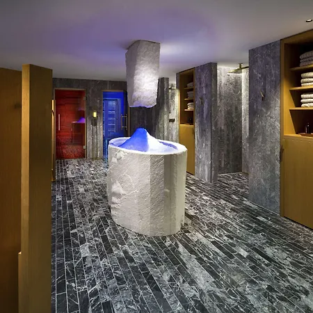 Kempinski Palace 호텔