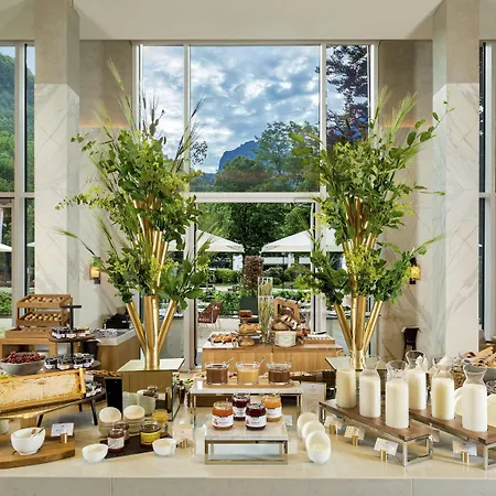 Kempinski Palace 호텔