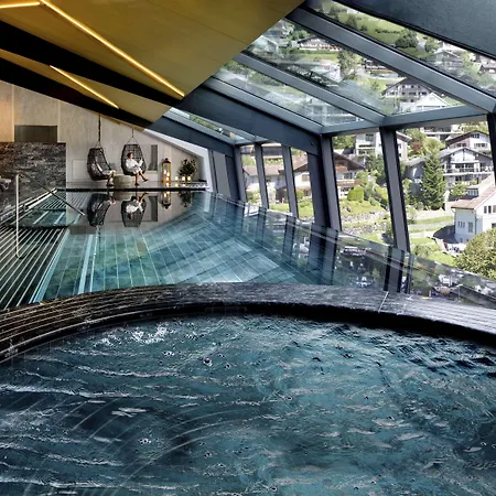 Kempinski Palace Szálloda