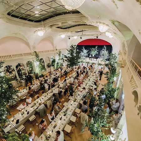 Kempinski Palace