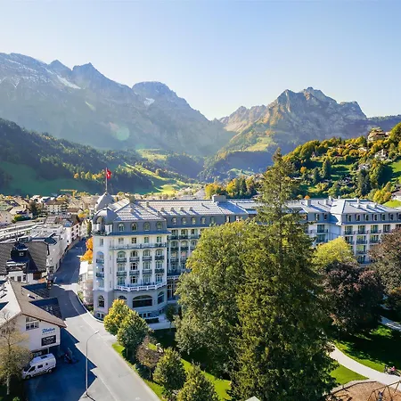 Kempinski Palace 5*