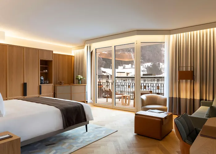 Kempinski Palace Hotel 5*